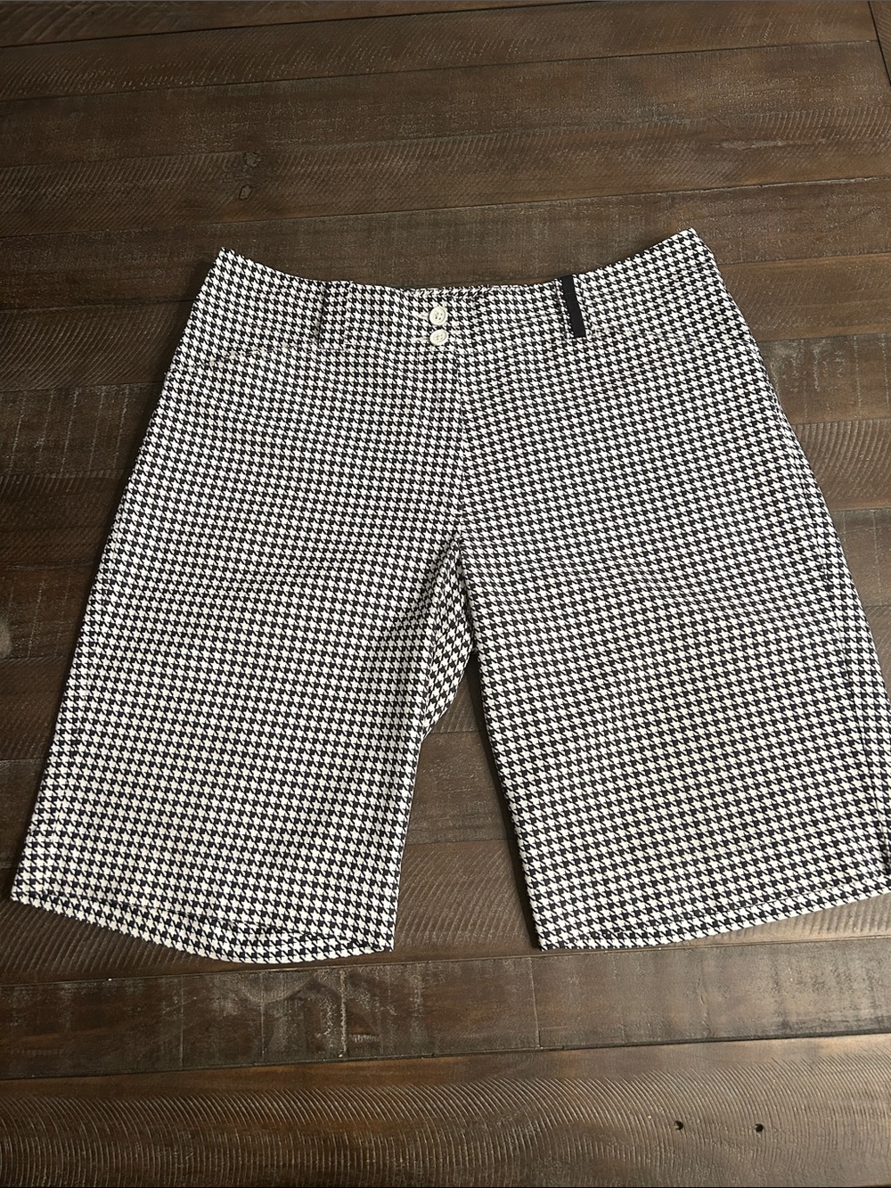 Nike Women’s Black & White Houndstooth Bermuda Golf Shorts